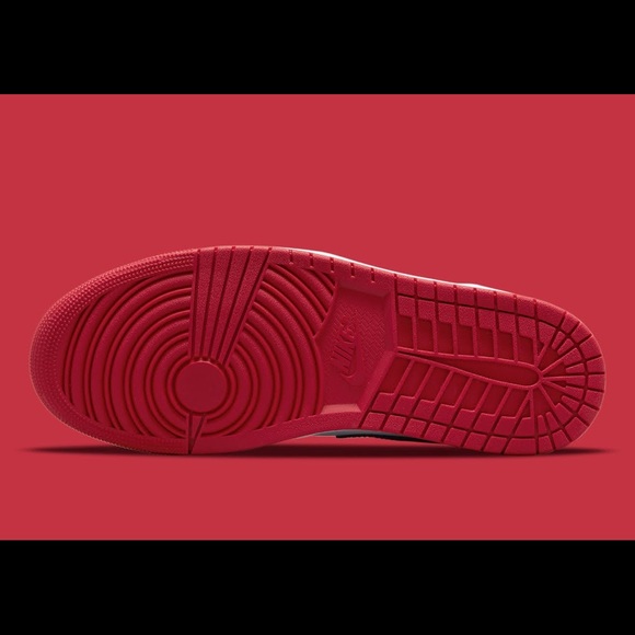 NEW Nike Air Jordan 1 Low Bred Toe Chicago Red Black (Size US Men's) - Picture 13 of 15